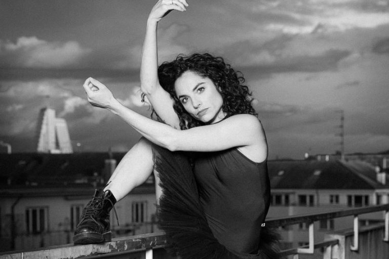 Andrea Tortosa Vidal leitet den Ballettkurs für Erwachsenen.